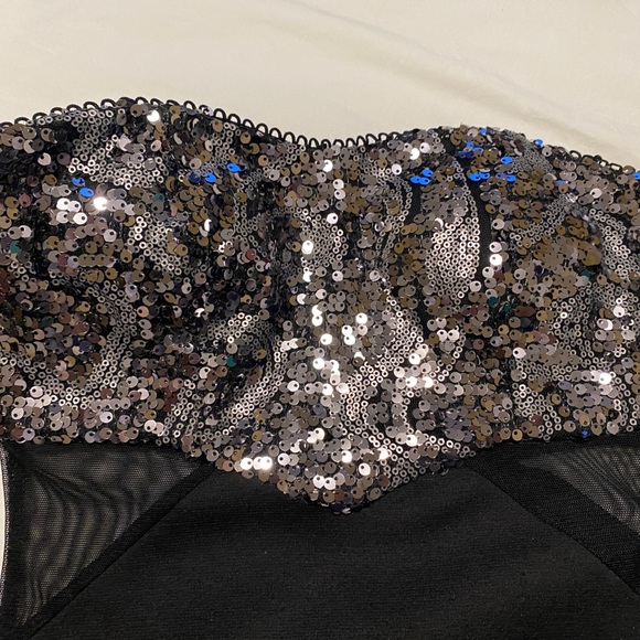 XS Sequin Body con dress by Mystic - Picture 4 of 6